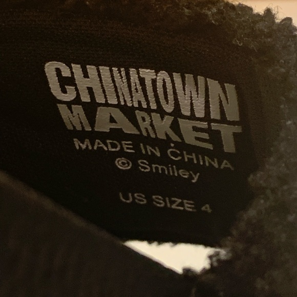 🙂[BRAND NEW] CHINATOWN MARKET SMILEY BASKETBALL SHERPA SLIDES SLIP-ON SANDALS🙂 - Picture 11 of 12